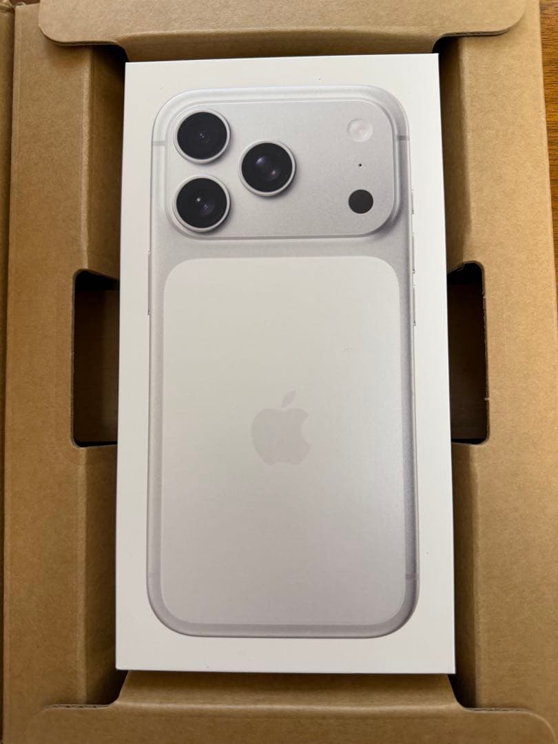 ネ*ミ様 新品未使用　iPhone17pro 256GB シルバー（SIMフリー