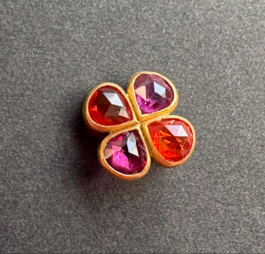 マリーエレーヌ ドゥ　タイヤック　クローバーチャーム