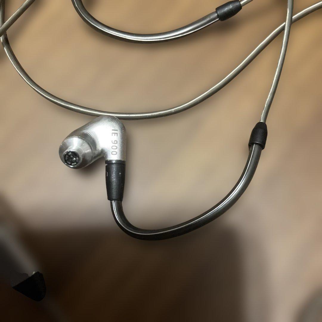 リケーブル可能イヤホン シルバー　左のみ