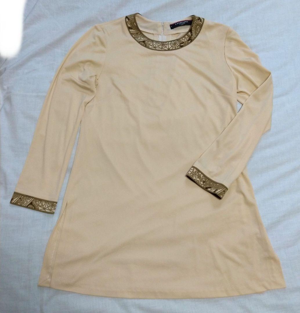 クリーム色 長袖チュニック 金色刺繍 レオナール