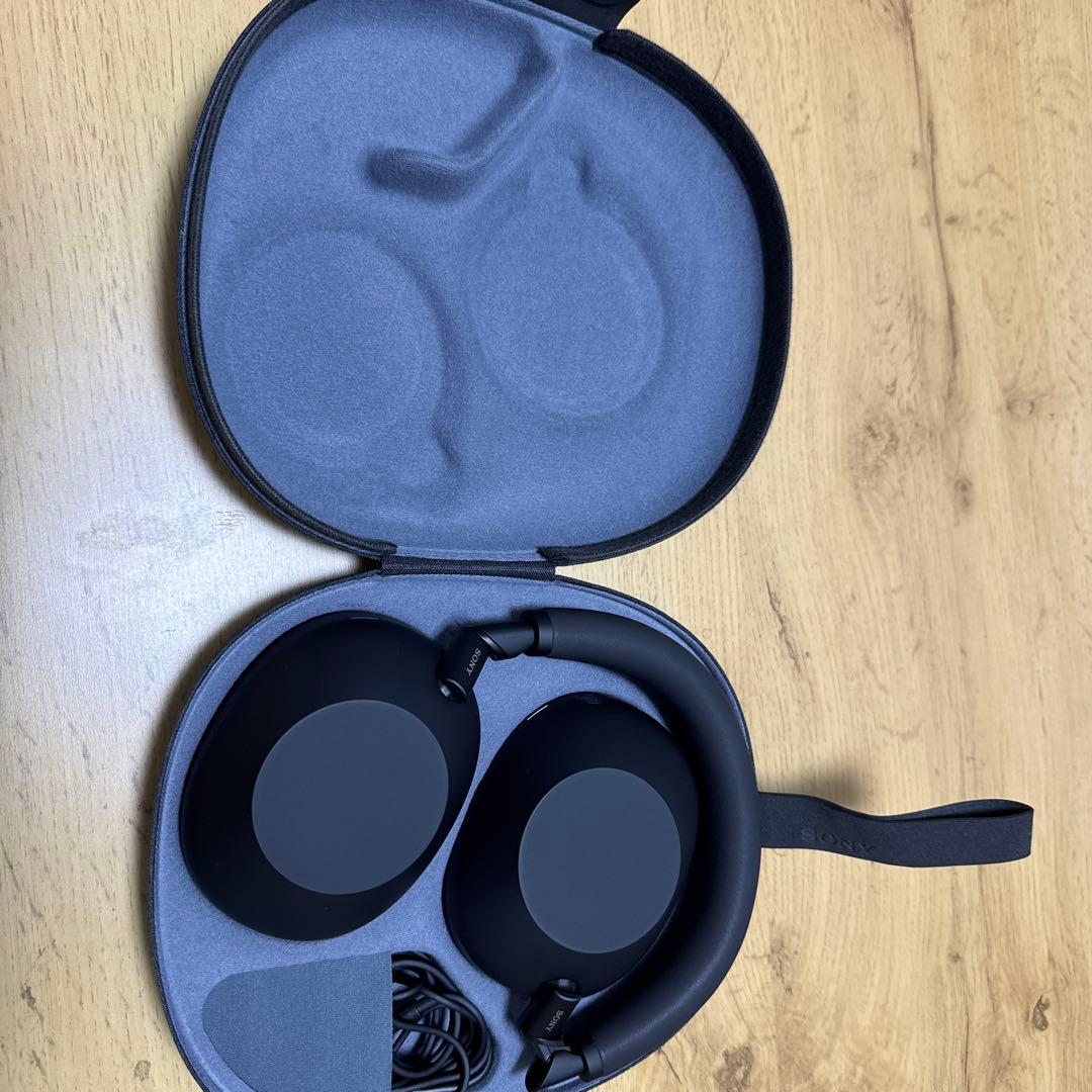 WH-1000xM6 ソニー　ヘッドホン　ケース付き