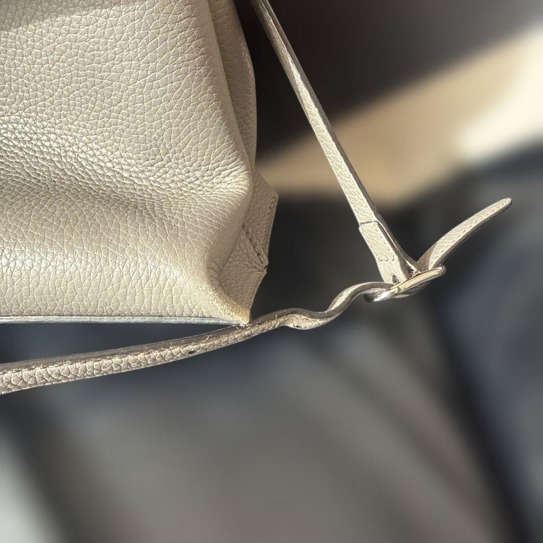 GUCCI グレー レザー ショルダーバッグ