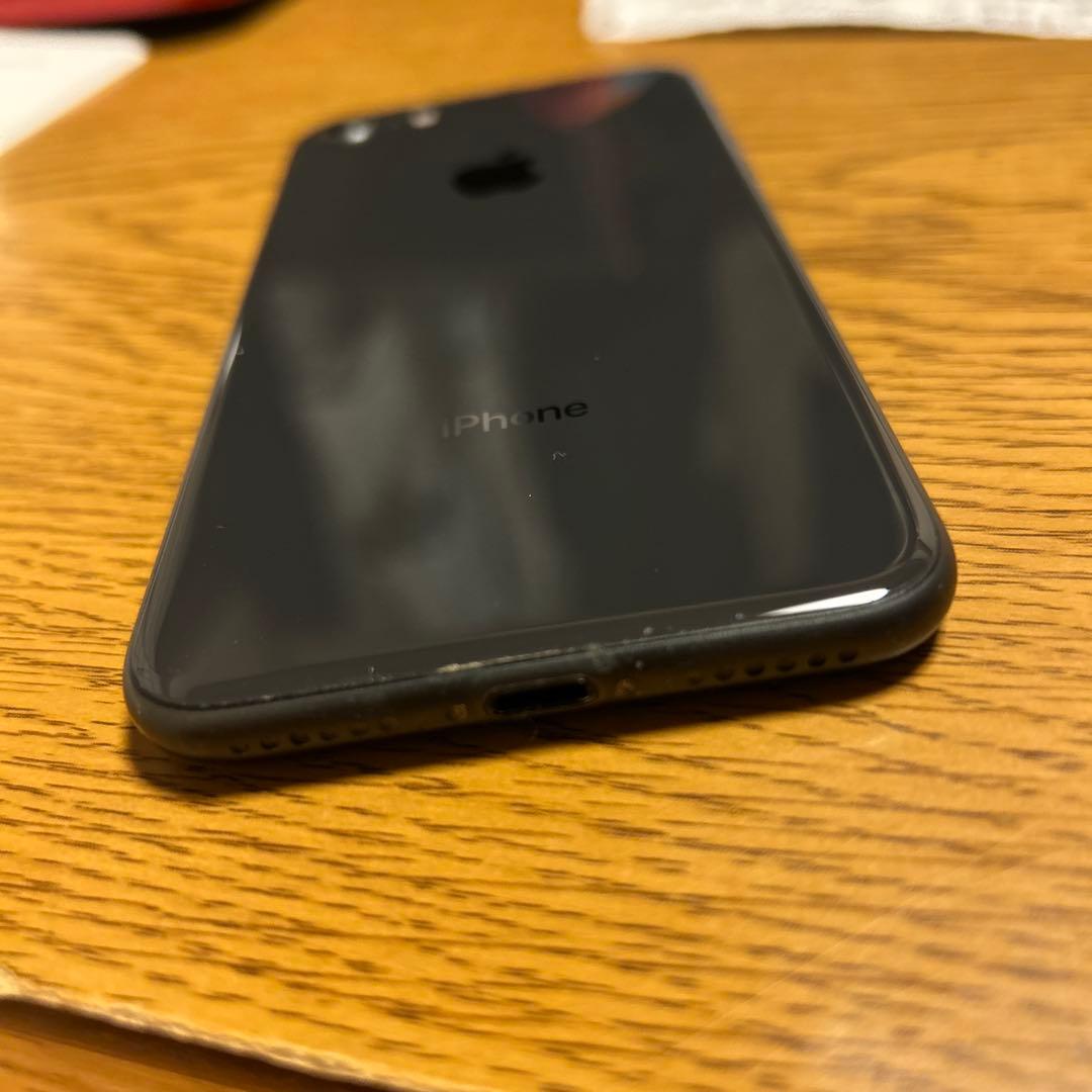 お*り様 Apple iPhone 8 ブラック　64GB