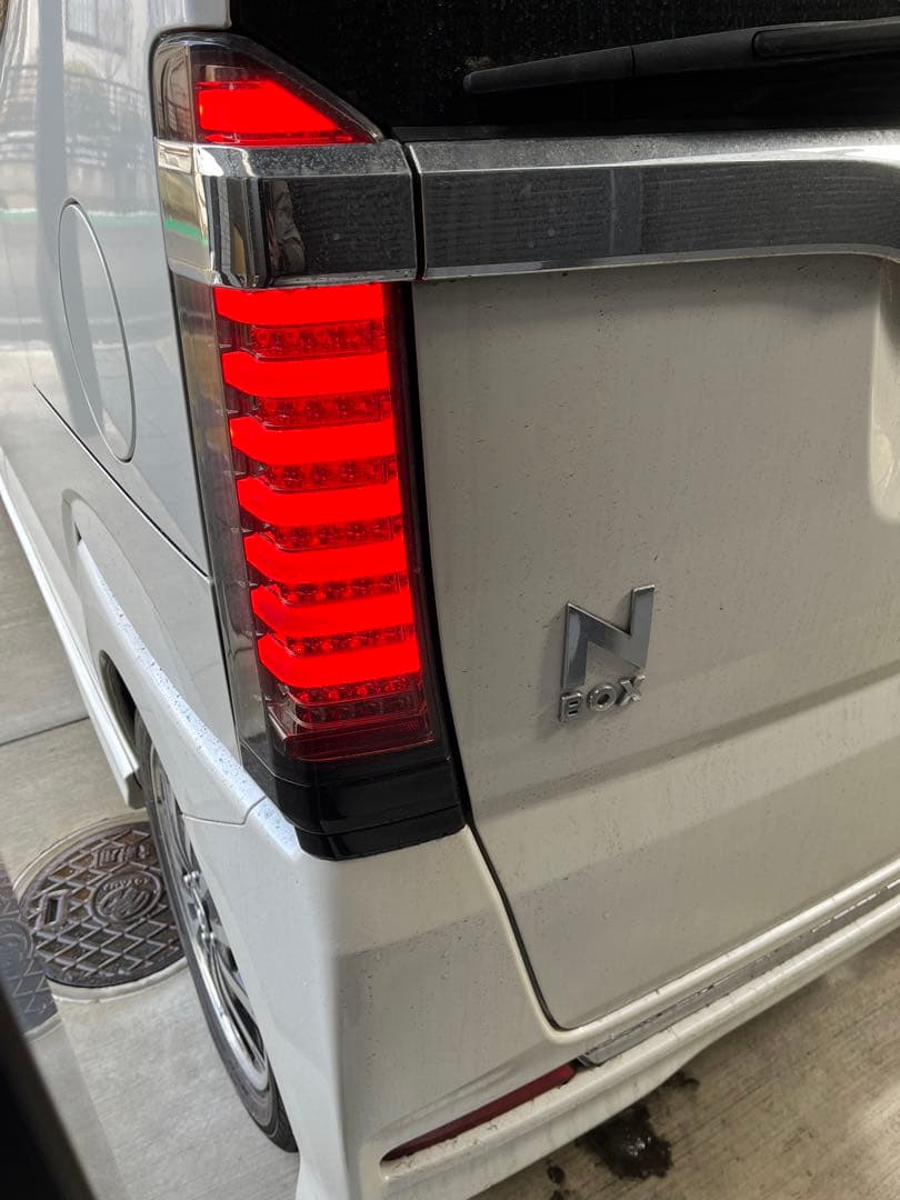 N-BOX JF1 クリスタルアイ　スモークテール