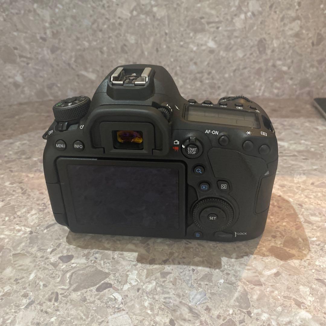 Canon EOS 6d mark2 ボディandレンズand充電器