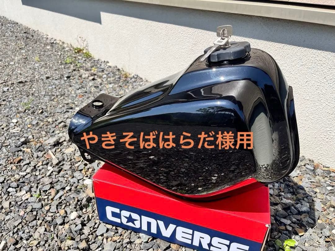 TW225 タンク 塗装後未使用 サビ無し TW200