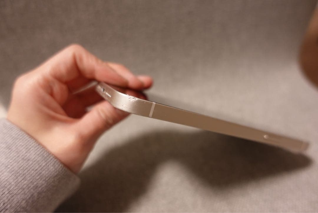 Apple iPhone14plus 背面割れあり