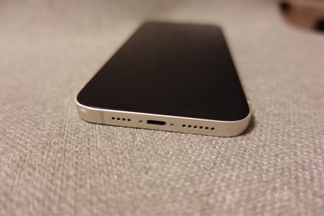 Apple iPhone14plus 背面割れあり