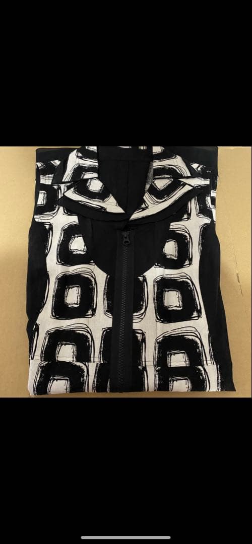 感謝セール1000円お値下げ♥️イークラット♥️幾何学模様のジレワンピ