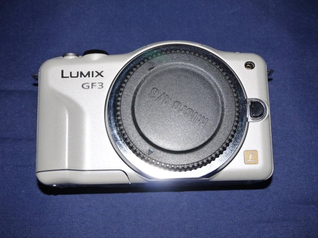 高画質　Panasonic　LUMIX DMC-GF3　ボディ　人気色のホワイト