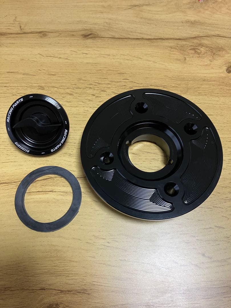 新品未使用　アコサット　タンクキャップ（ブラック）Kawasaki車　汎用