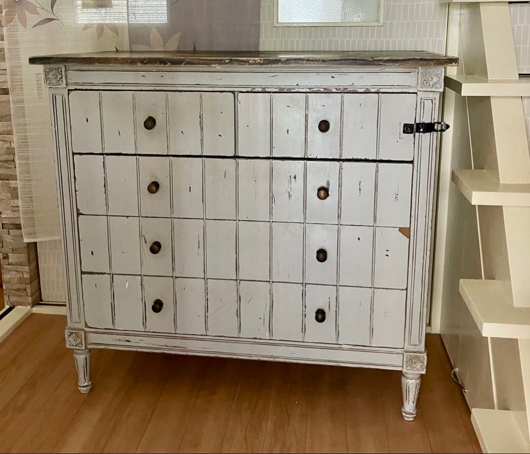 めちゃくちゃおしゃれでレトロでアンティークなチェスト、シャビー（エイジング）