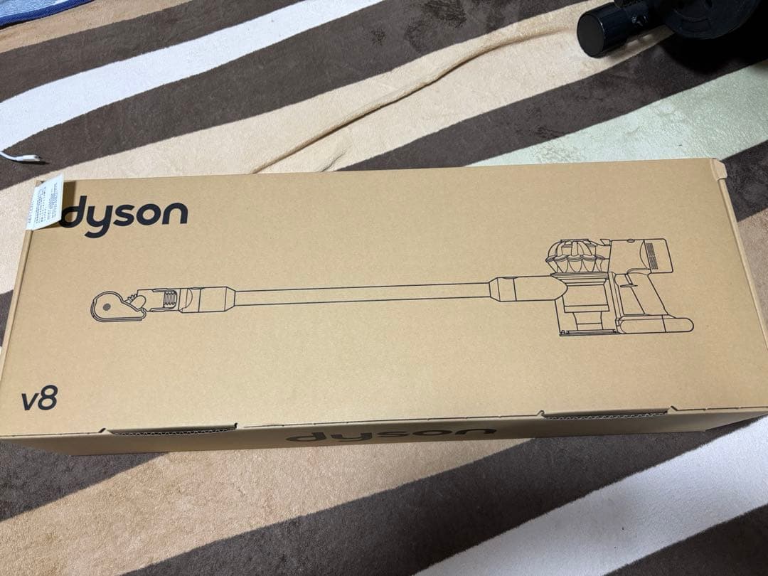 未使用　Dyson 掃除機 コードレス V8 Origin (SV25 RD2)