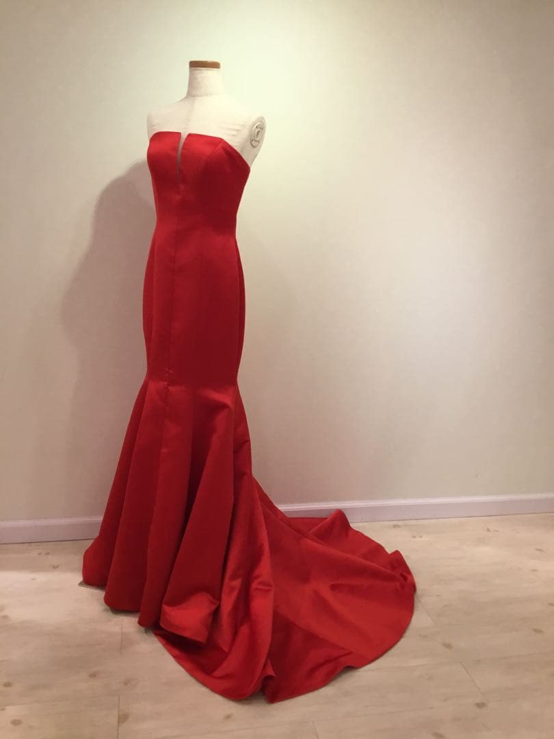 m*5様 レッド マーメイドドレス パフスリーブ