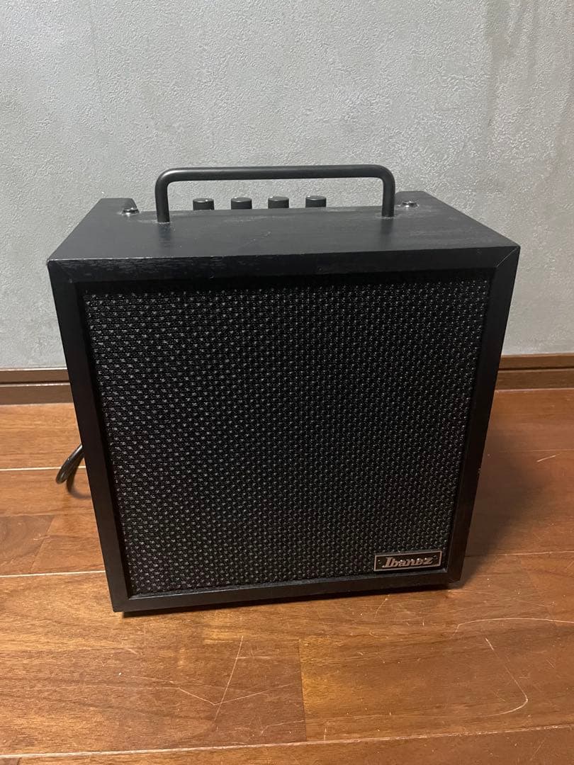 Ibanez エレキ・ベース用10W 練習用アンプ IBZ10BV2