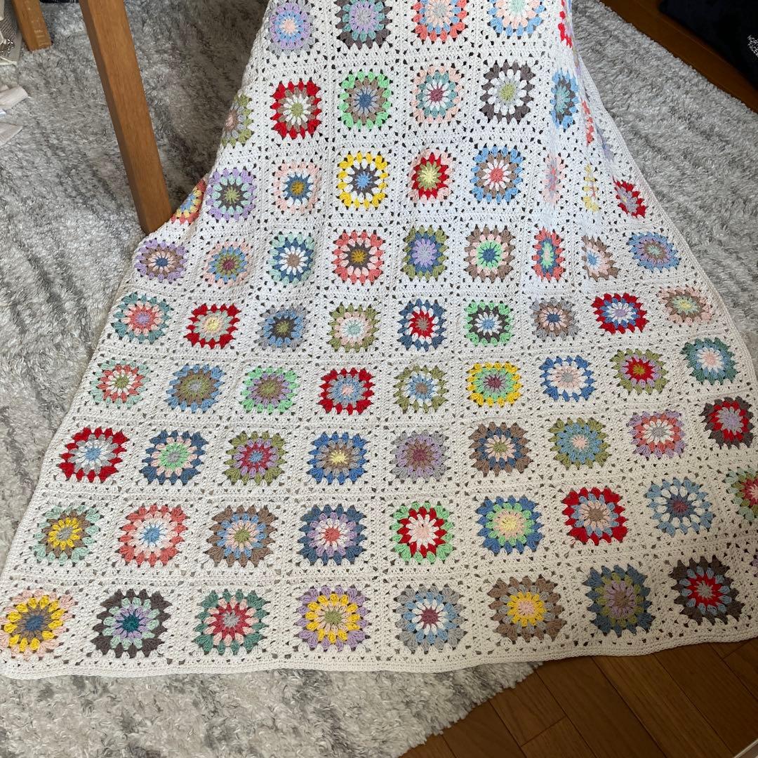 週末限定価格　モチーフ編み　グラニースクエア柄マルチカバー