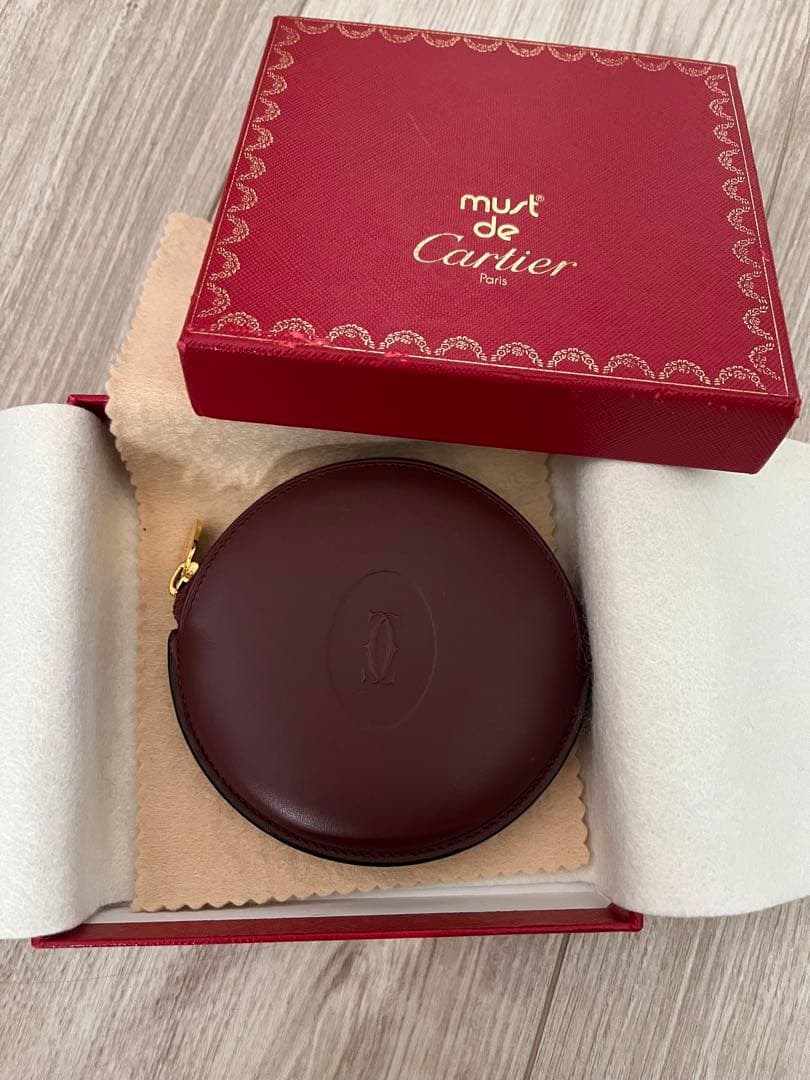 Cartier バーガンディ ケース