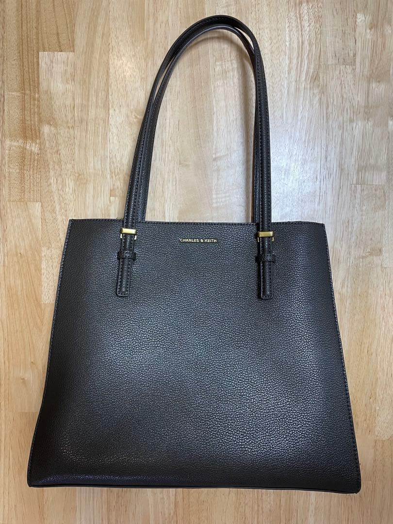 【最終価格】CHARLES & KEITH ダークモス トートバッグ
