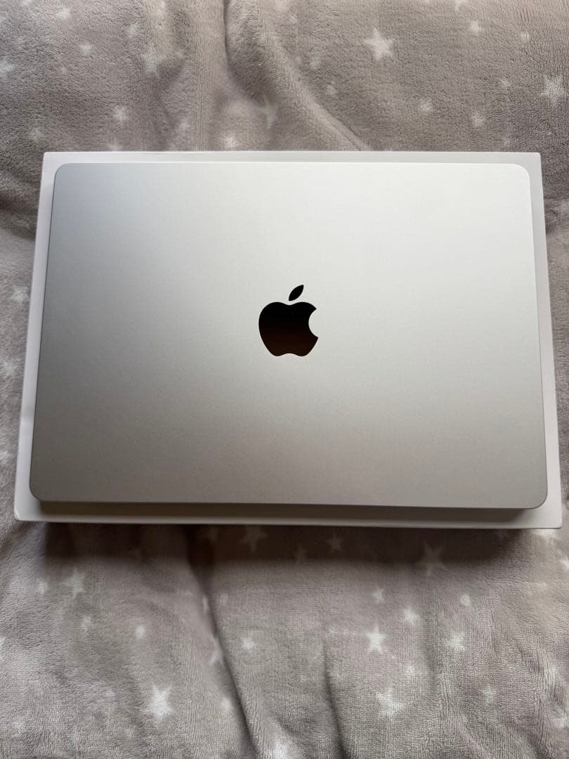 Apple MacBook M2 256GB シルバー