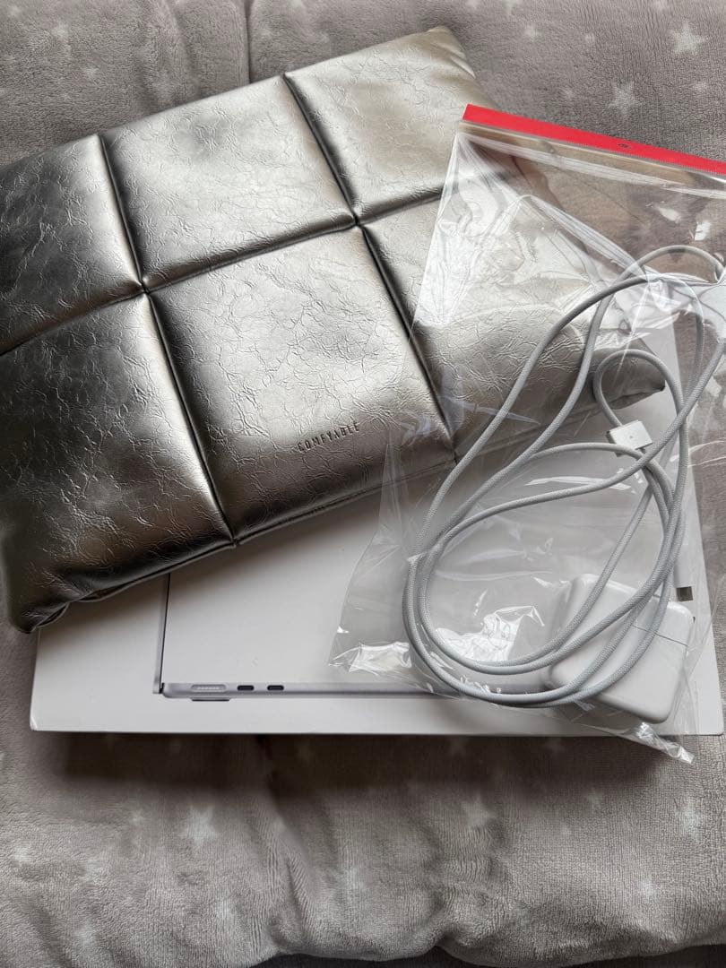 Apple MacBook M2 256GB シルバー