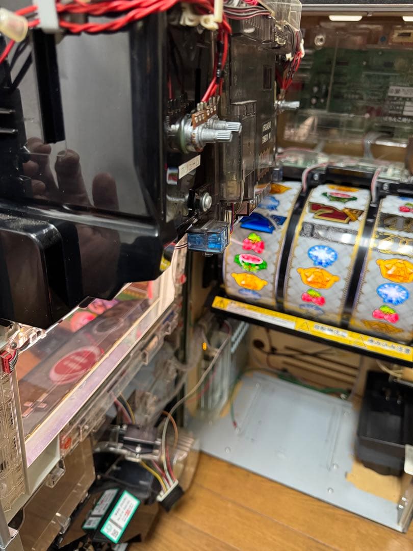 パチスロAKB48 初代　スロットマシン　本体　実機　家庭用　チームサプライズ