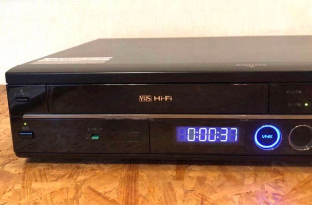 貴重美品 SHARPシャープ VHS機能搭載ブルーレイレコーダーBD-HDV22