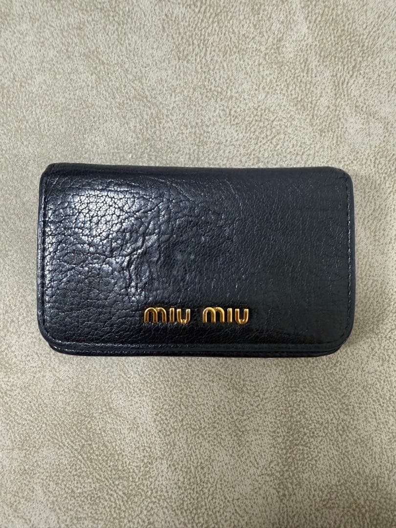 MIU MIU 名刺入れ ブラック レッド