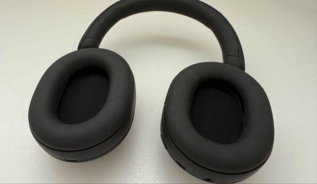 【美品】ソニーワイヤレスノイズキャンセリングヘッドホン WH-1000XM5