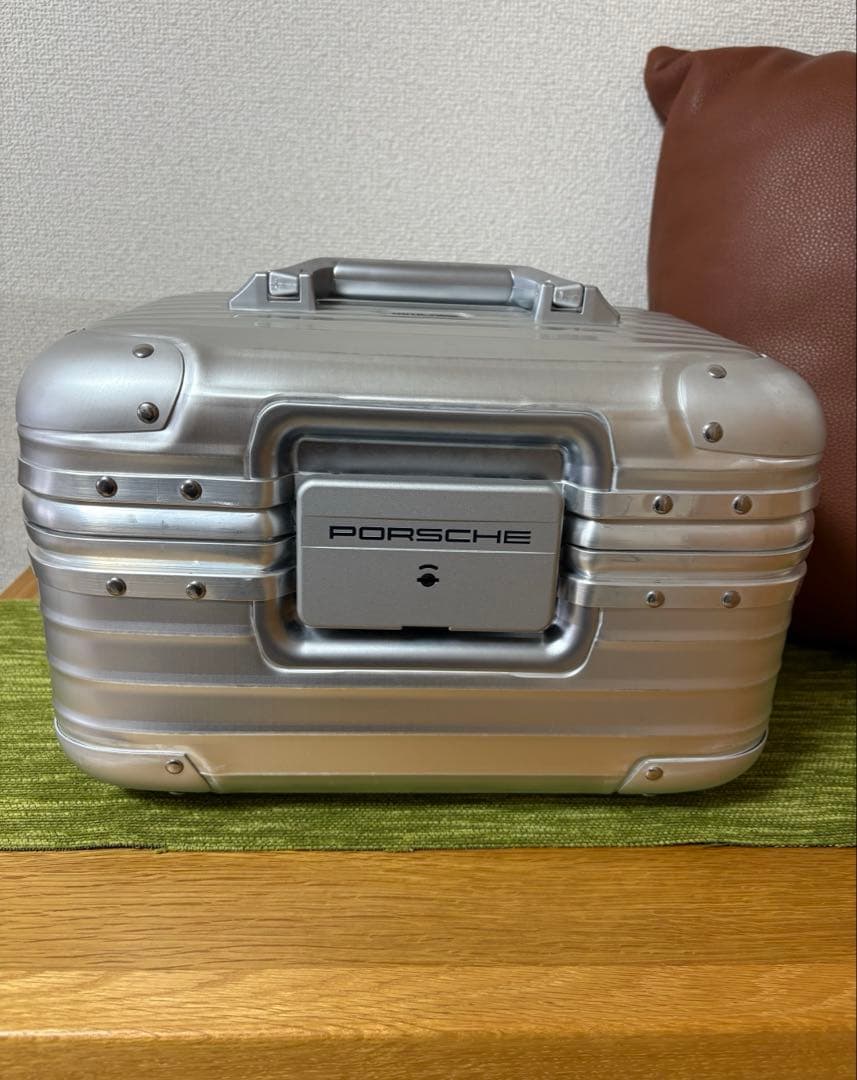 超希少！RIMOWA PORSCHE ビューティーケース　トラベル　　鍵2本付