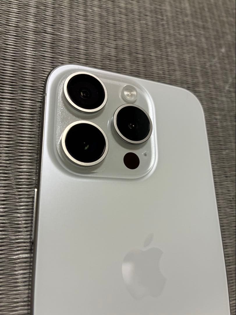 【美品、早い者勝ち】Apple iPhone 15Pro 本体