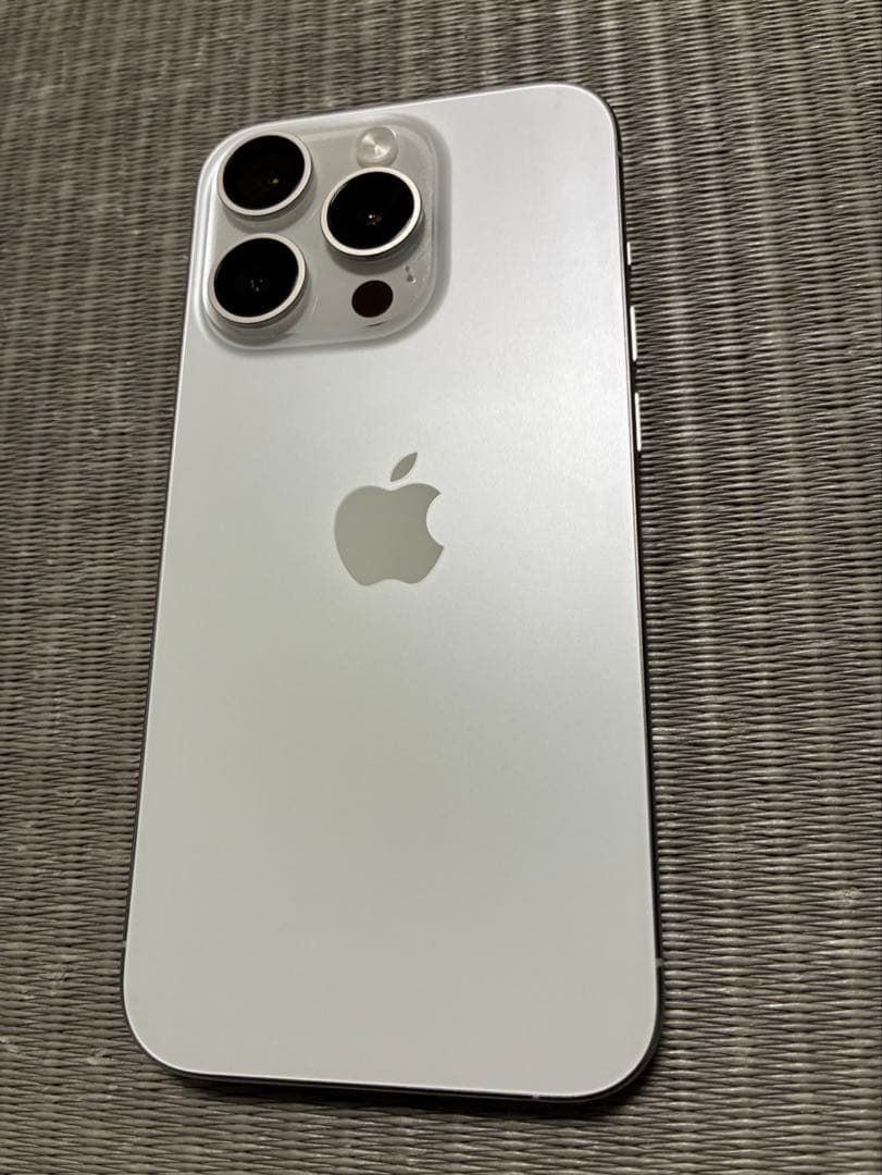 【美品、早い者勝ち】Apple iPhone 15Pro 本体