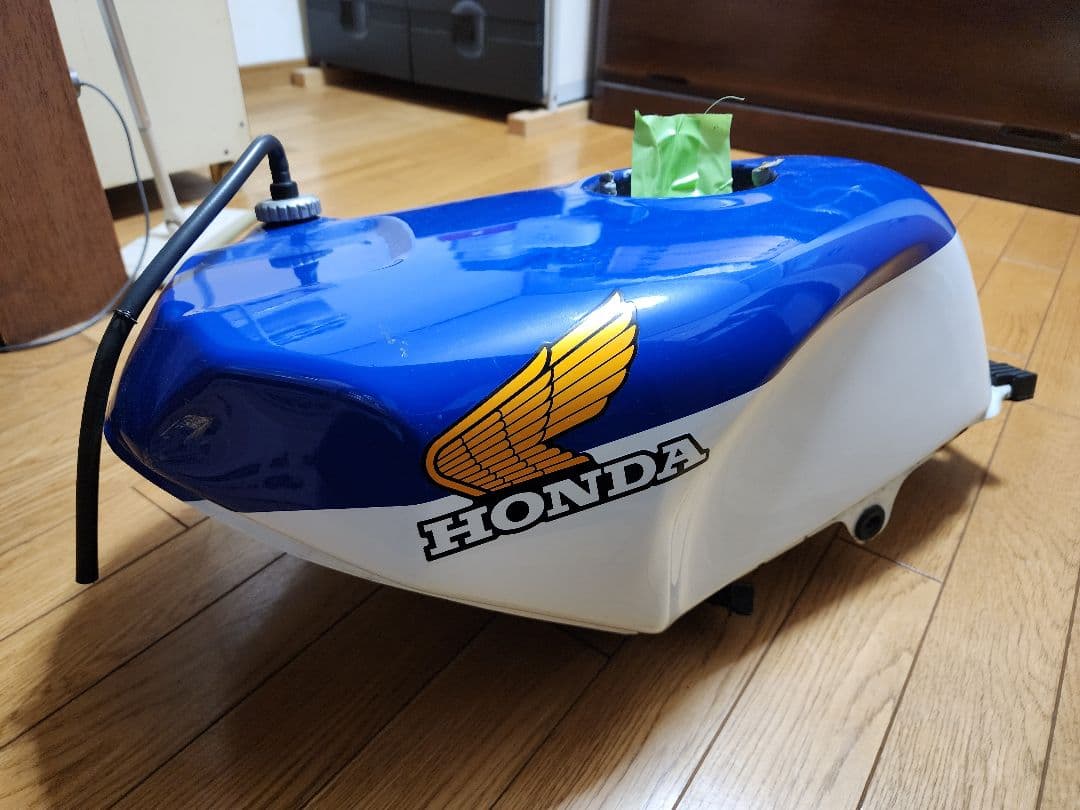 NSR250R MC18 88 燃料タンク 現状品 青テラ