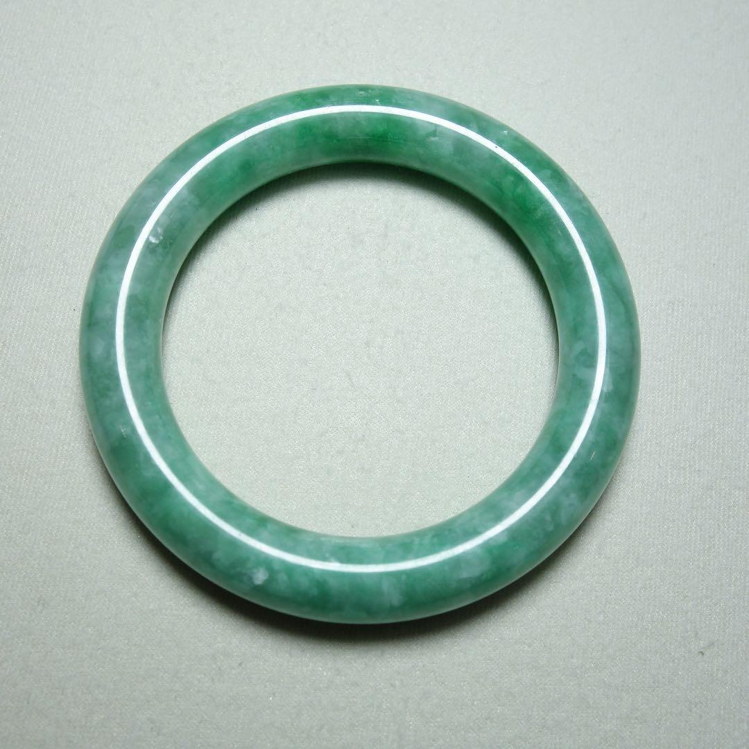 翡翠 緑色 バングル翡翠満緑の上質バングル 瑞々しい色艶 C1A023
