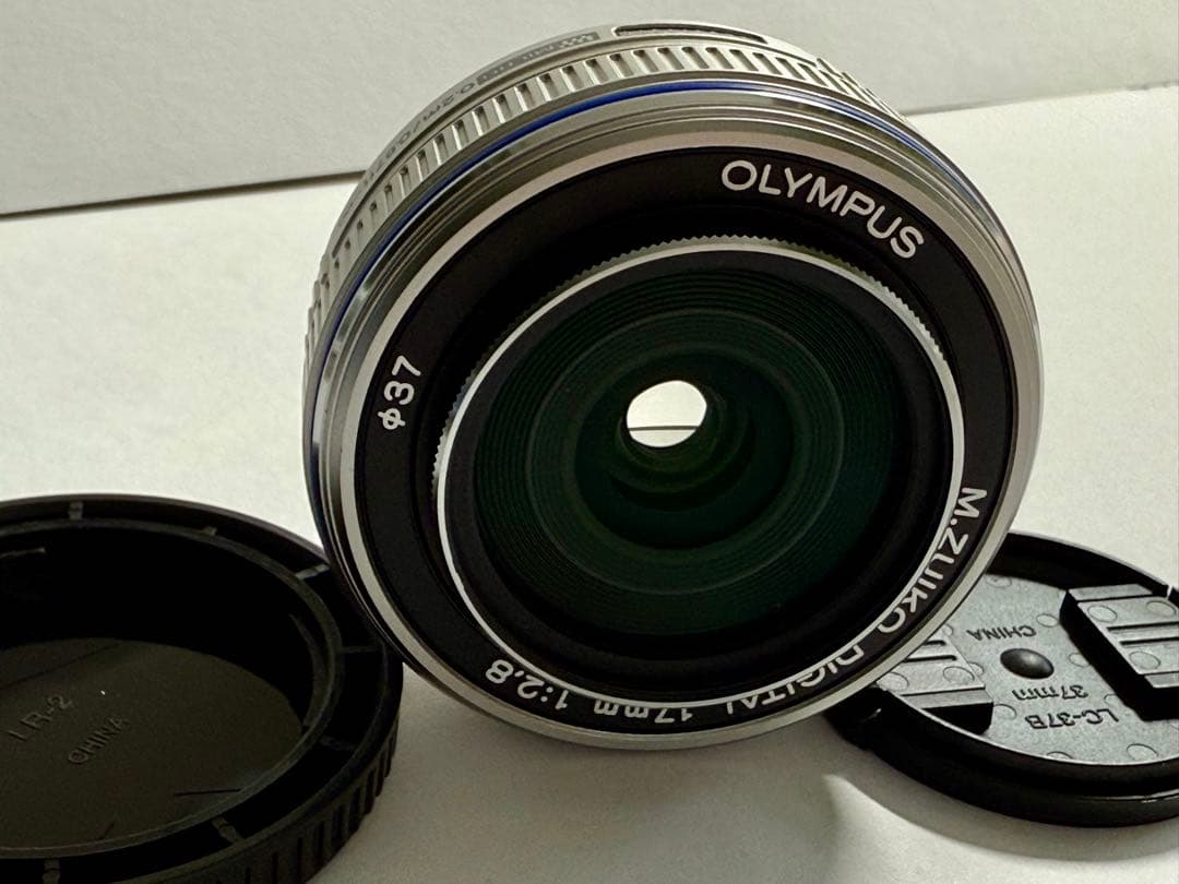 オリンパス M.ZUIKO DIGITAL 17mm f2.8 シルバー