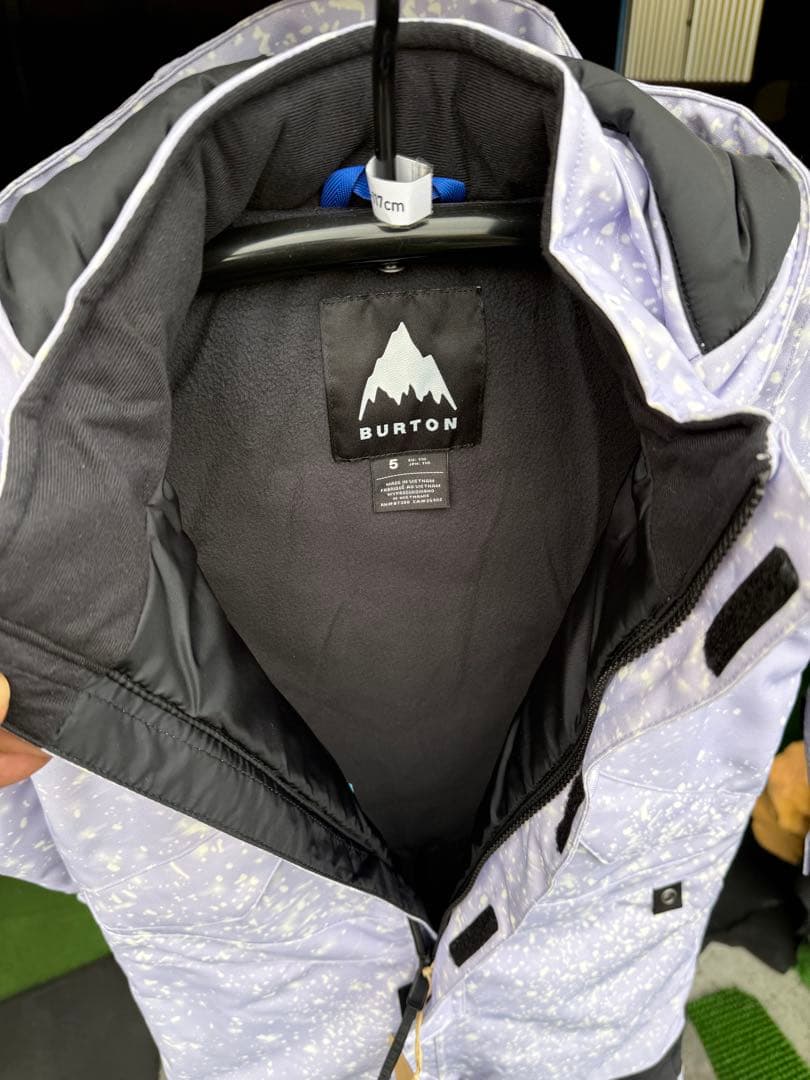 burton キッズワンピース サイズ5 107から117センチ 新品未使用