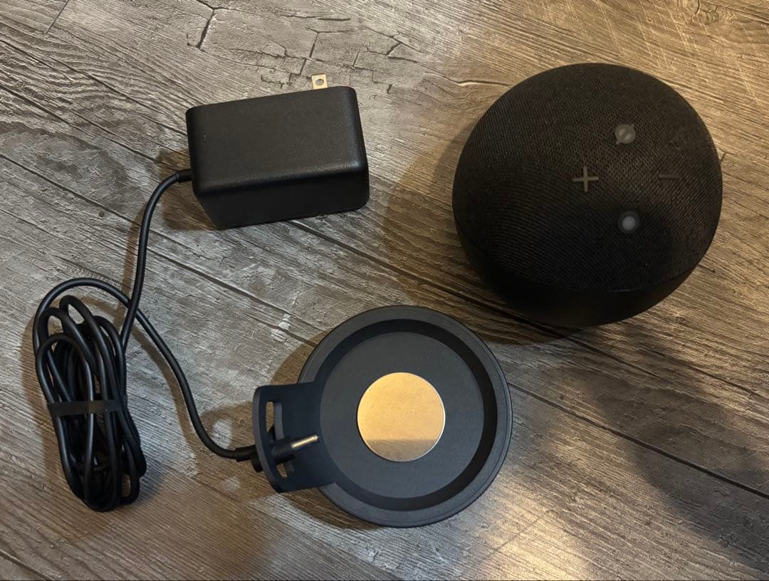 Echo Dot (第5世代）とバッテリーベース（電源アダプタ付）のセット