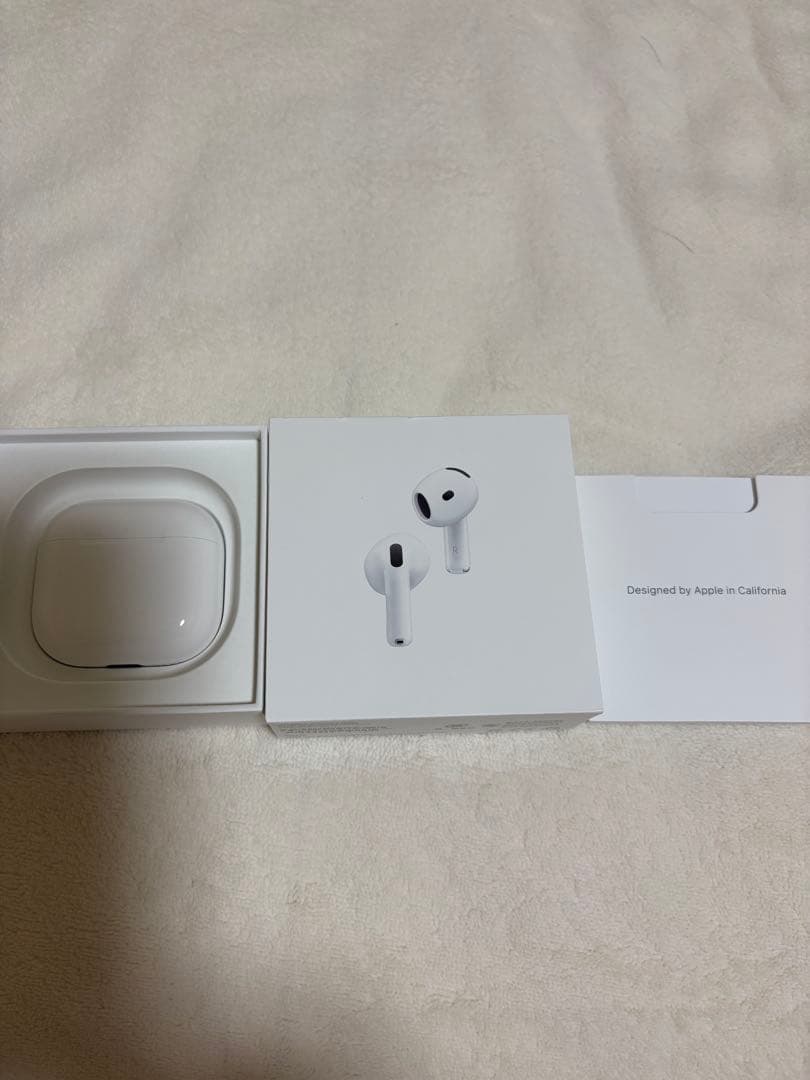 充電器のみ　AirPods 4 本体 アクティブノイズキャンセリング搭載