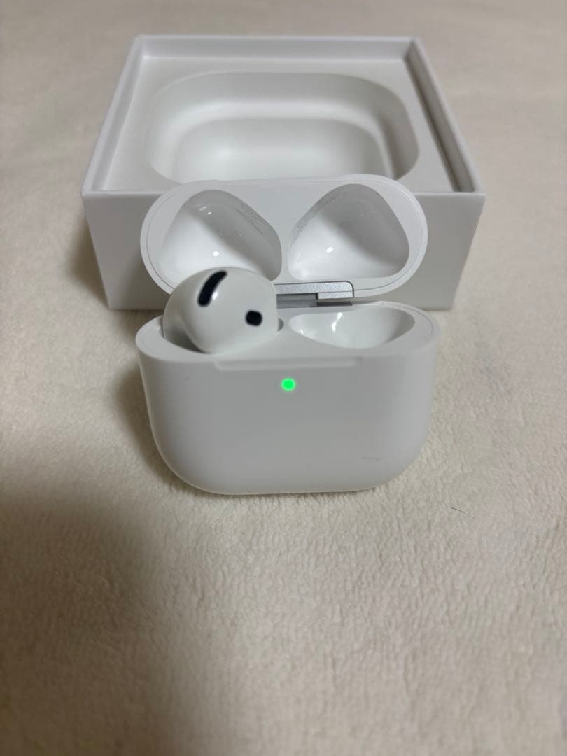 充電器のみ　AirPods 4 本体 アクティブノイズキャンセリング搭載