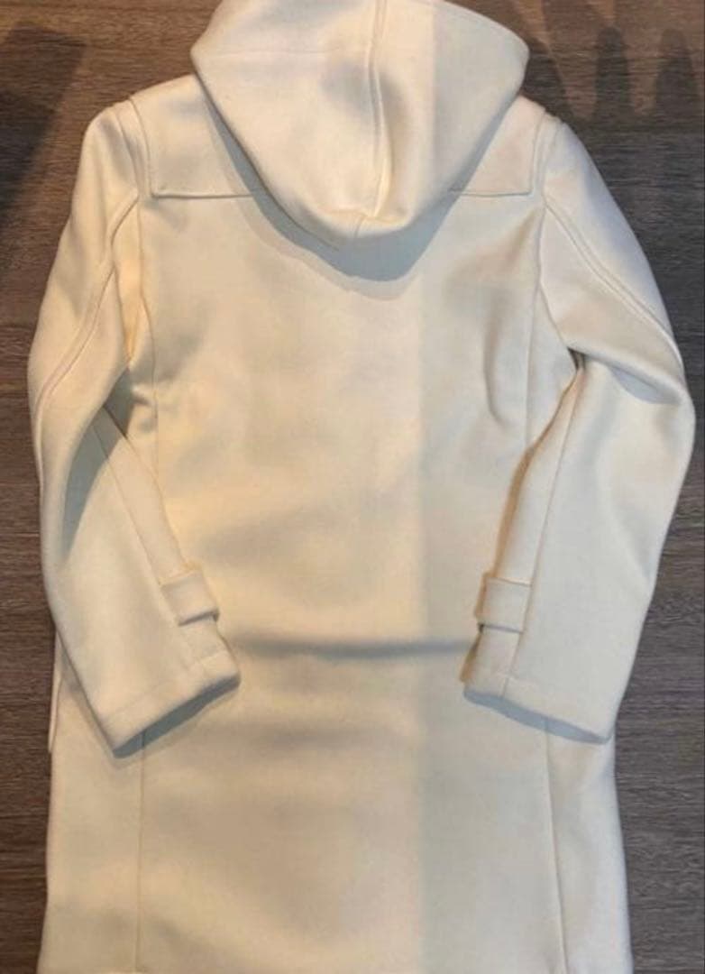 ホワイト ダッフルコート フード付き