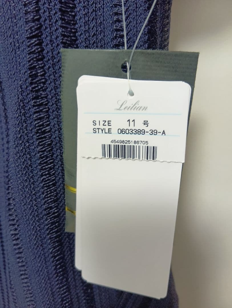 タグ付き新品　Leilian レリアン レイヤード風膝丈ワンピース　ネイビー11