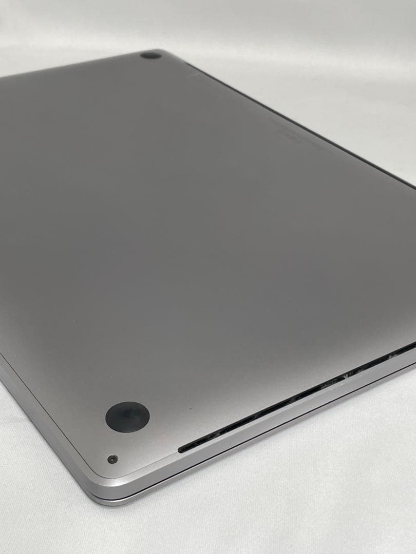 MacBook本体 MacBook Pro 16 i9 32GB 2TB GPU 8GB 2019