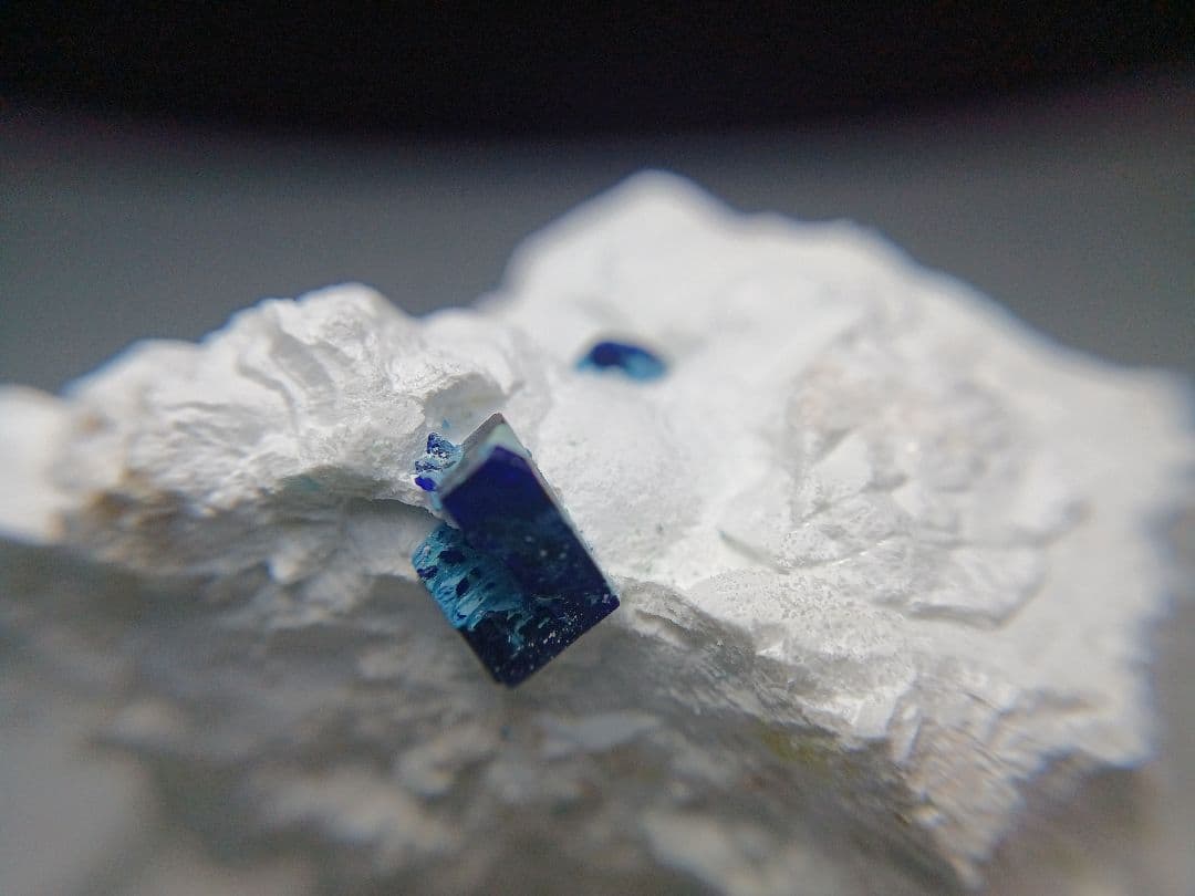 ご*う様 国産鉱物　逸見石　7.5mm　原石　ヘンミライト　鉱物標本