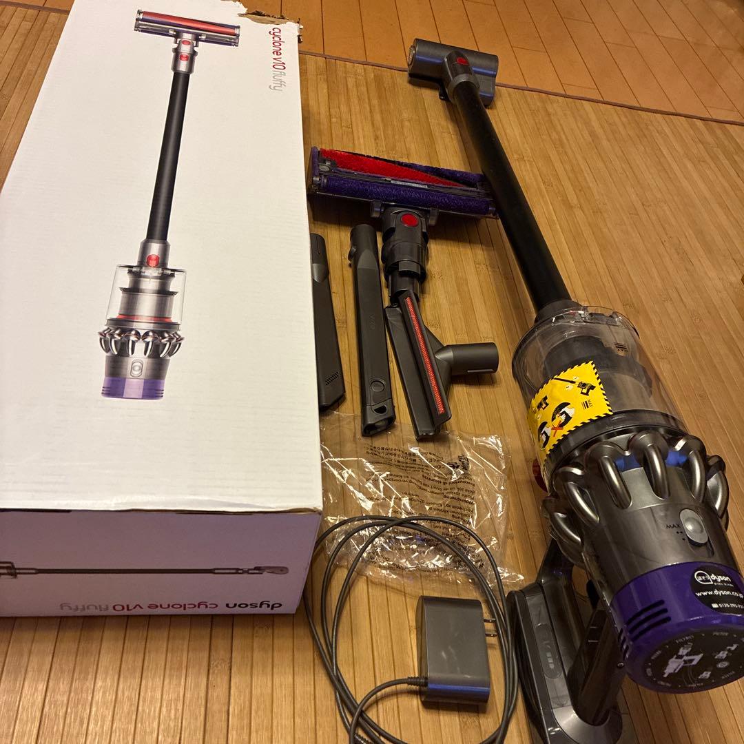 Dyson V10 掃除機 充電器付き