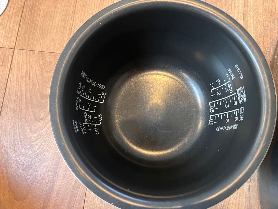 【訳あり美品】象印圧力IH炊飯器 極め炊き5.5合 NW-JY10-2022年製