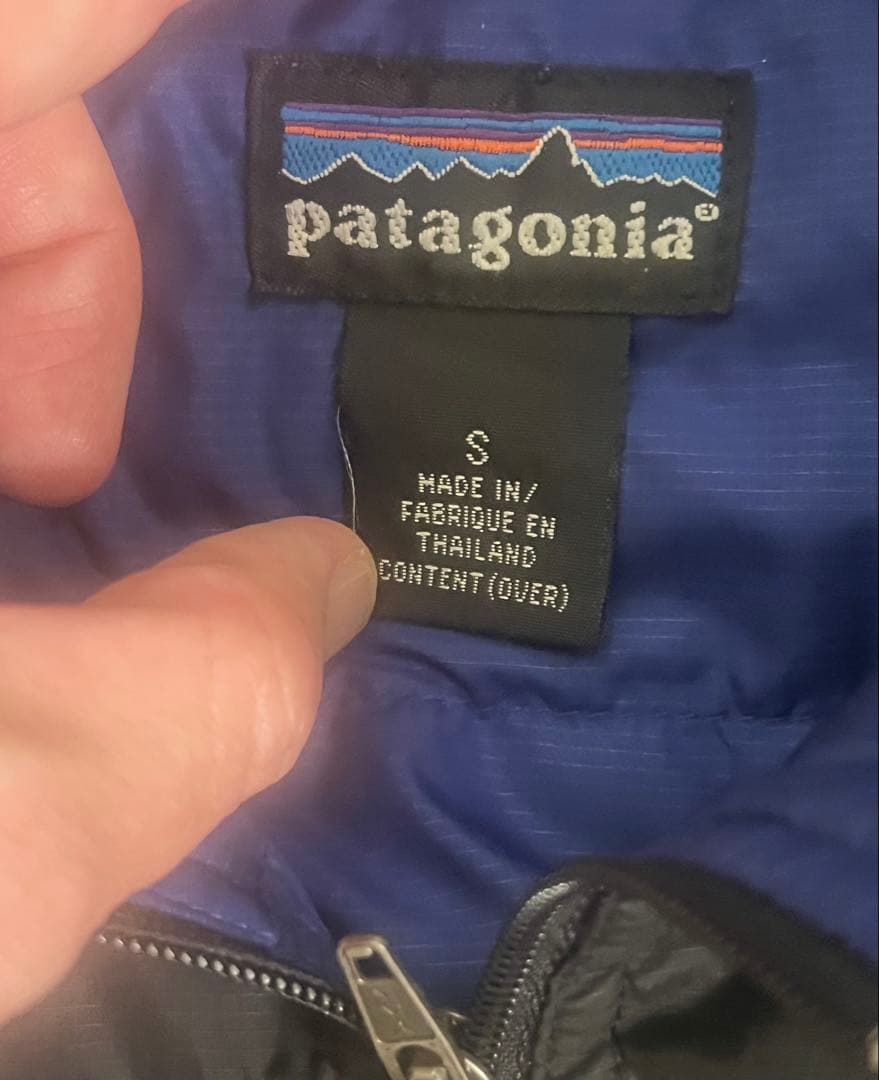 patagonia パフボールベストSサイズ 黒/紫　ほぼ未使用