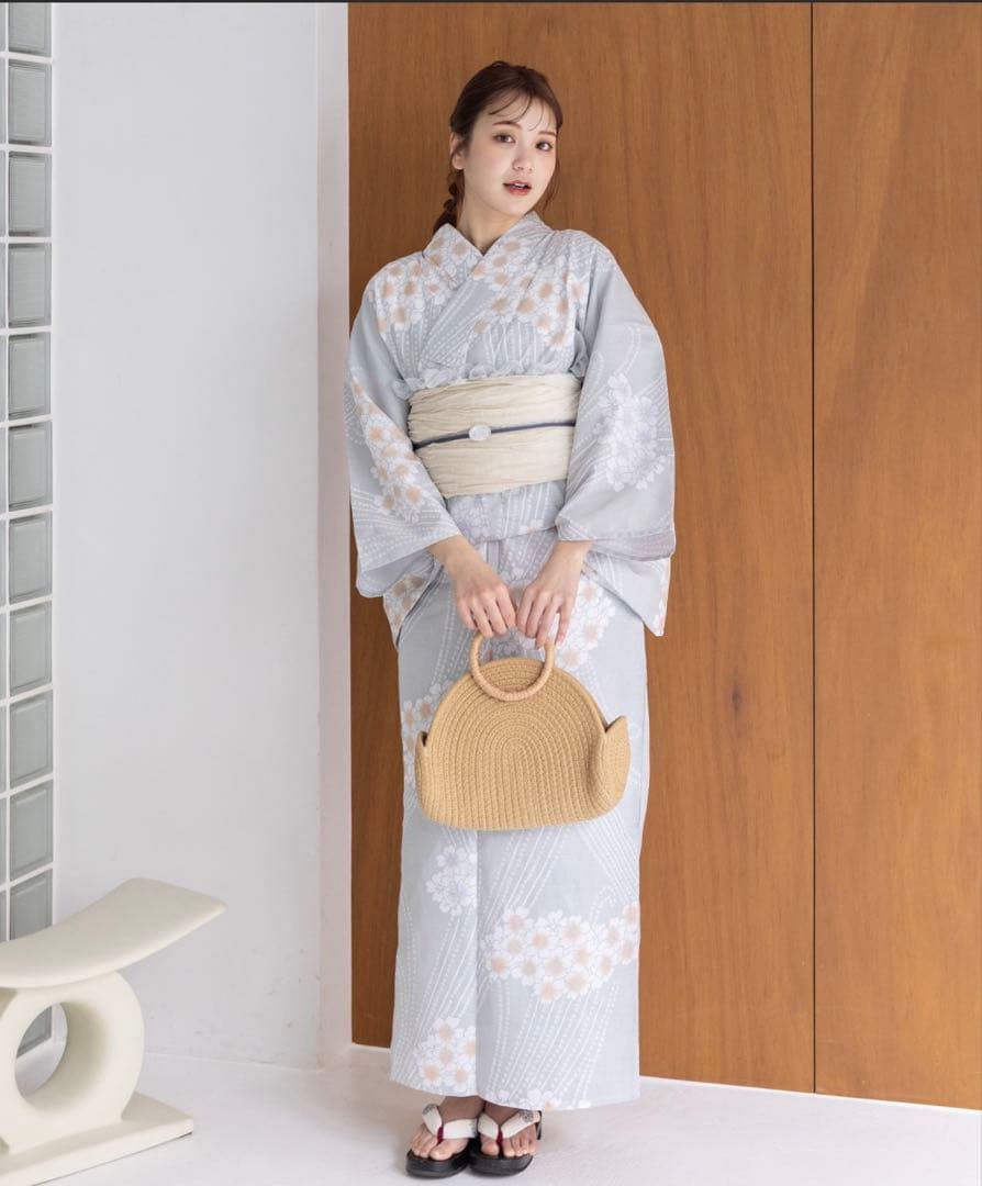 ゆかた館グレース　浴衣　サックスブルー系　帯、下駄、バンブーバック付き