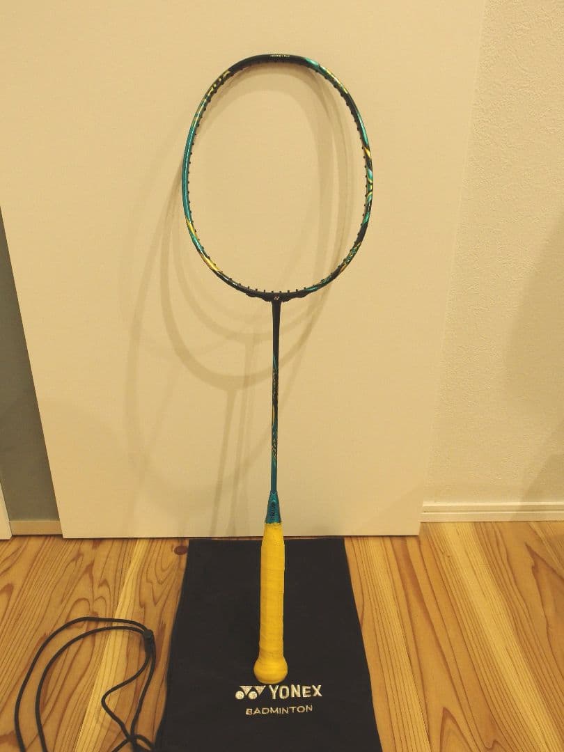 【中古品】YONEX　アストロクス88Sプロ　ASTRO88SPRO　4UG5