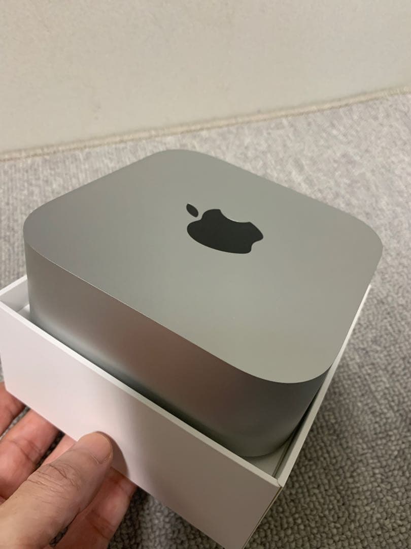 Mac mini m4 16g 256g 使用時間10時間程度