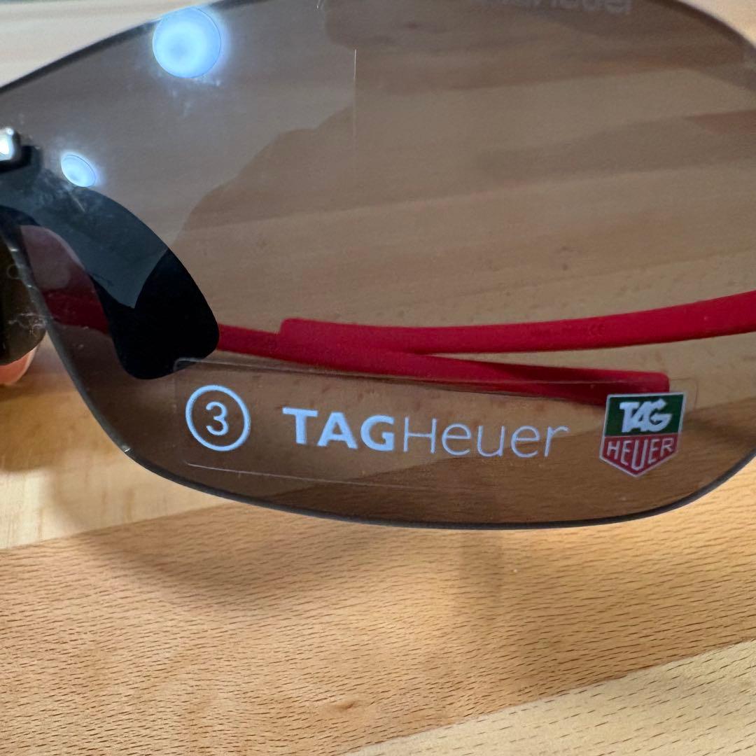 TAG Heuer スポーツサングラス ダークグレー/レッド（正規品）