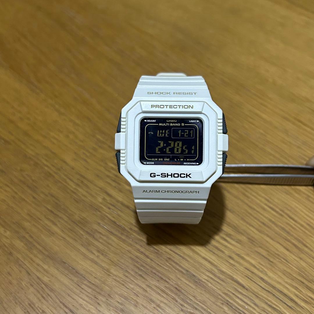 カシオ G-SHOCK ライジングホワイト 25周年記念モデル